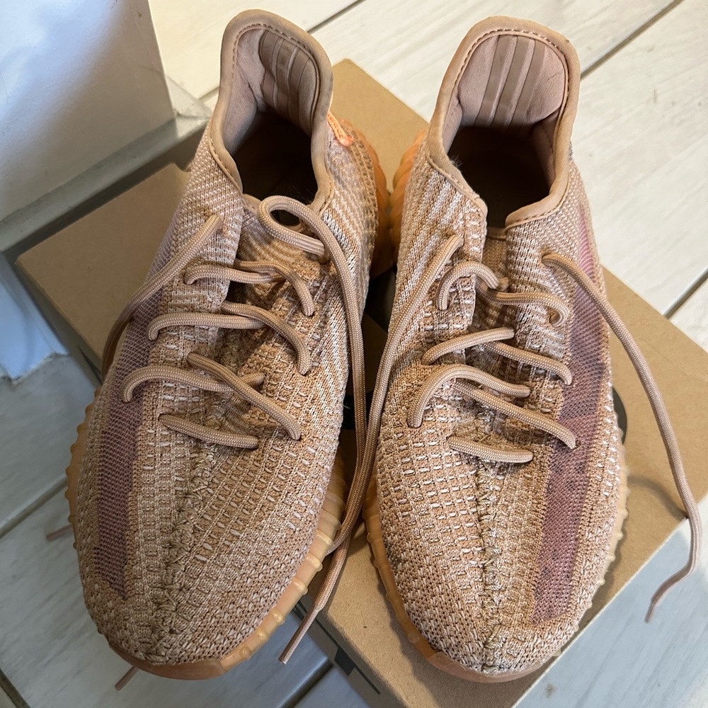 Yeezy 350 Clay